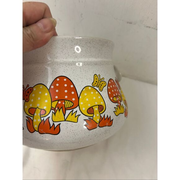 Mushroom Butterflies Dish Oven Proof Stoneware pot 6" diameter - Picture 3 of 6